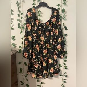 Short flowy floral dress - SZ 1X - Forever 21